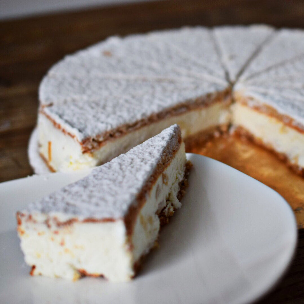 RICOTTA E PERA MOUSSE CAKE (Ricotta & Pear Cake - 14 slice) 1.2kg